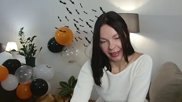 LittleNicolee online show from 26, 10, 2025