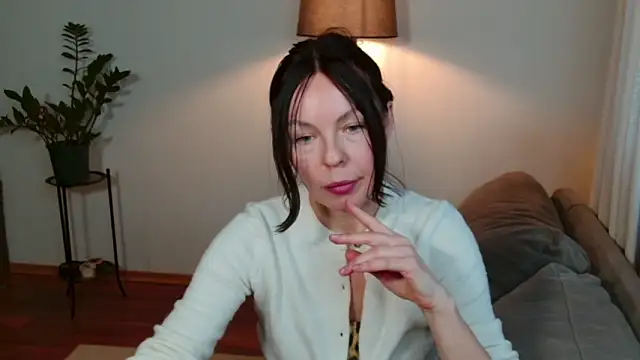 LittleNicolee online show from 25, 2, 2026