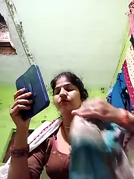 Karishma cute online show from 15, 10, 2025