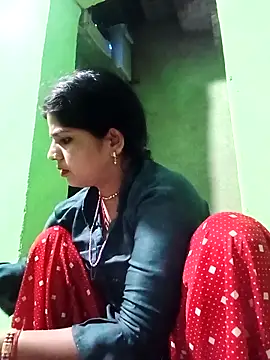 Karishma cute online show from 8, 11, 2025