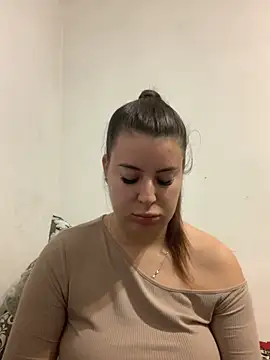 MiraCastellon online show from 2, 11, 2025