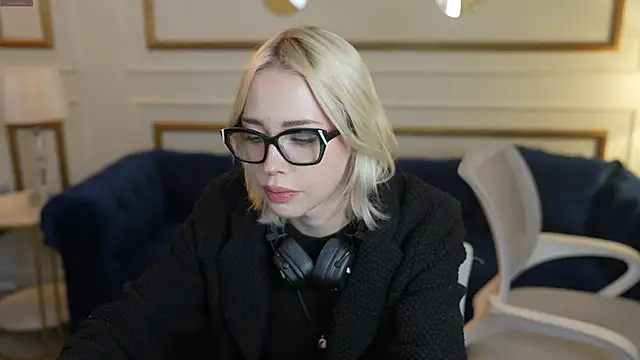 Snapshot of Jessica_start chatting on 21, 11, 2025 Jessica start online show from 21, 11, 2025