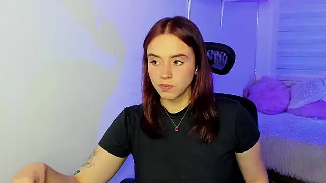 Emily Lindey online show from 17, 12, 2025