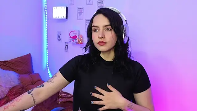 Emily Lindey online show from 6, 2, 2026