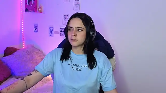 Emily Lindey online show from 10, 4, 2026