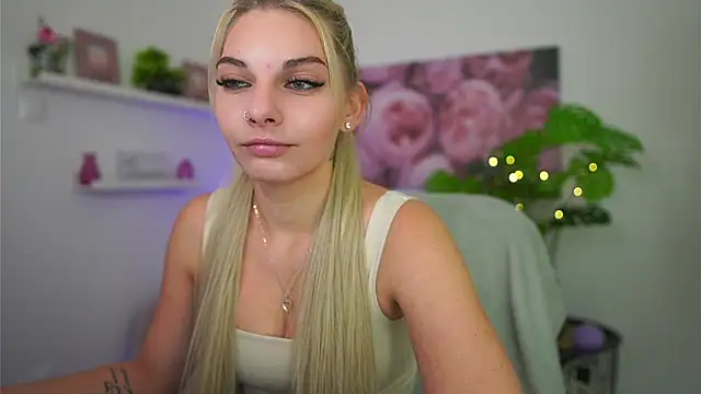 Snapshot of Vanda_Lust chatting on 17, 10, 2025 Vanda Lust online show from 17, 10, 2025