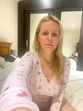 madamlillyrose online show from 12, 11, 2025