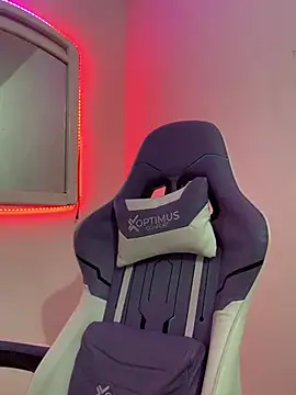 Snapshot of La-Gatiita-trans chatting on 6, 2, 2026 La-Gatiita-trans online show from 6, 2, 2026