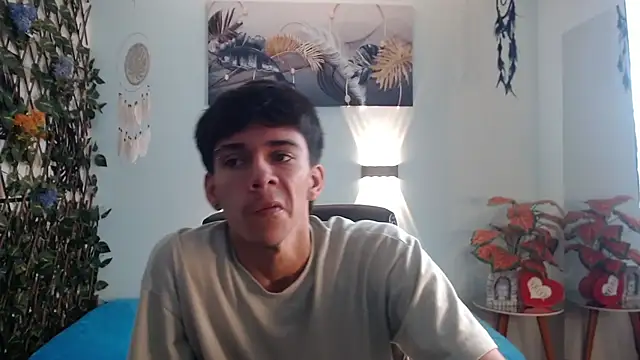 AmethystShadow17 online show from 5, 4, 2026