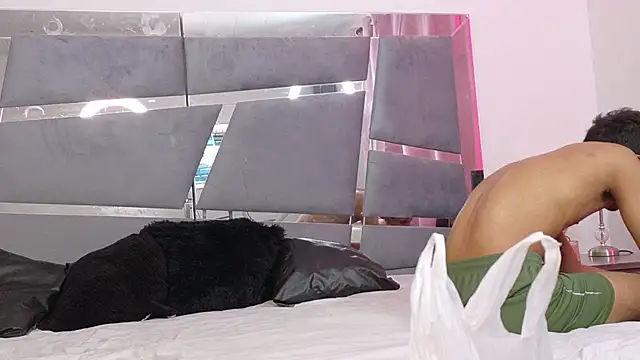 Desire4Duo online show from 23, 11, 2025