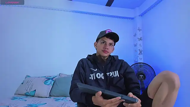 Axel Cody  online show from 19, 10, 2025