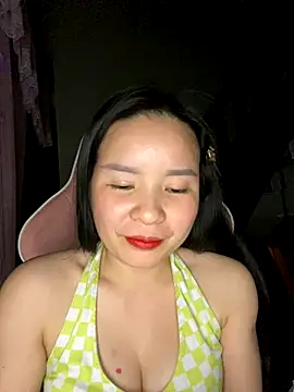 Snapshot of Listen-ly chatting on 17, 11, 2025 Listen-ly online show from 17, 11, 2025