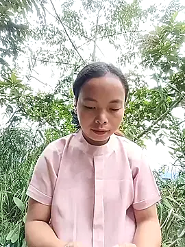 Snapshot of Nguyet2k4 chatting on 19, 11, 2025 Nguyet2k4 online show from 19, 11, 2025