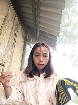 Snapshot of Nguyet2k4 chatting on 15, 12, 2025 Nguyet2k4 online show from 15, 12, 2025