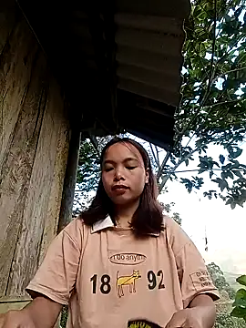 Snapshot of Nguyet2k4 chatting on 19, 12, 2025 Nguyet2k4 online show from 19, 12, 2025