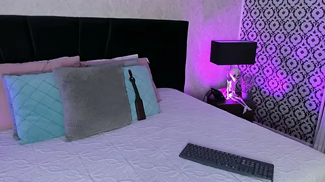 mariianna lopez  online show from 25, 11, 2025