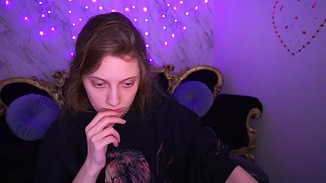 CuteeFoxy online show from 3, 3, 2026