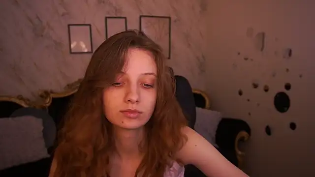 Snapshot of CuteeFoxy chatting on 24, 4, 2026 CuteeFoxy online show from 24, 4, 2026