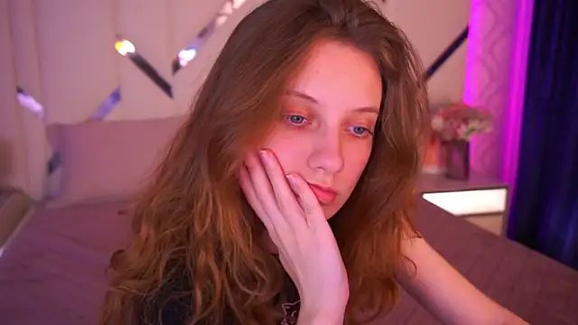 Snapshot of CuteeFoxy chatting on 5, 5, 2026 CuteeFoxy online show from 5, 5, 2026