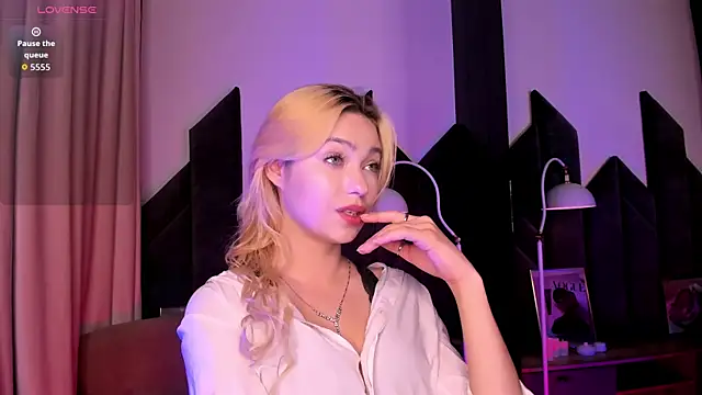 Snapshot of AlysiaSun_ chatting on 17, 7, 2026 AlysiaSun online show from 17, 7, 2026