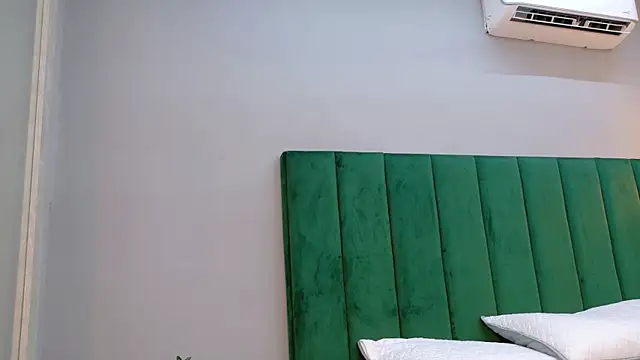 Snapshot of NaughtyHally_ chatting on 25, 6, 2026 NaughtyHally online show from 25, 6, 2026