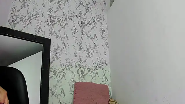 Snapshot of kataleyaAlenan chatting on 2, 12, 2025 kataleyaAlenan online show from 2, 12, 2025