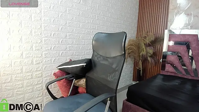 Amara  Hank online show from 26, 10, 2025