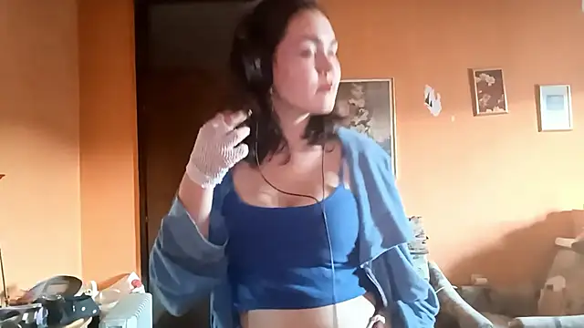 Snapshot of SalenaVanderhoff chatting on 15, 10, 2025 SalenaVanderhoff online show from 15, 10, 2025