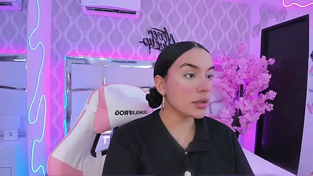 DevoraCarther online show from 10, 11, 2025