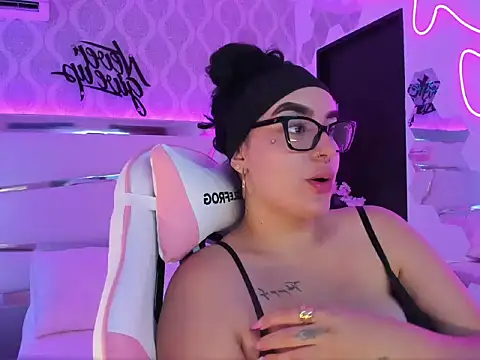 DevoraCarther online show from 24, 11, 2025