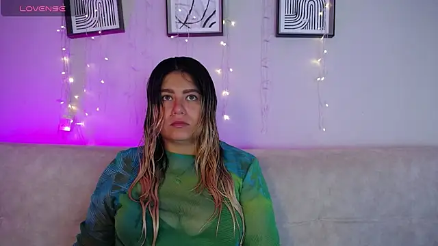 Sweet Bella Valery online show from 18, 4, 2026