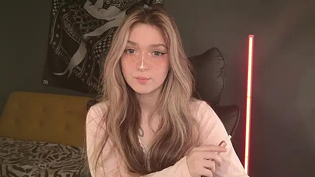 Snapshot of BellaSink chatting on 18, 5, 2026 BellaSink online show from 18, 5, 2026