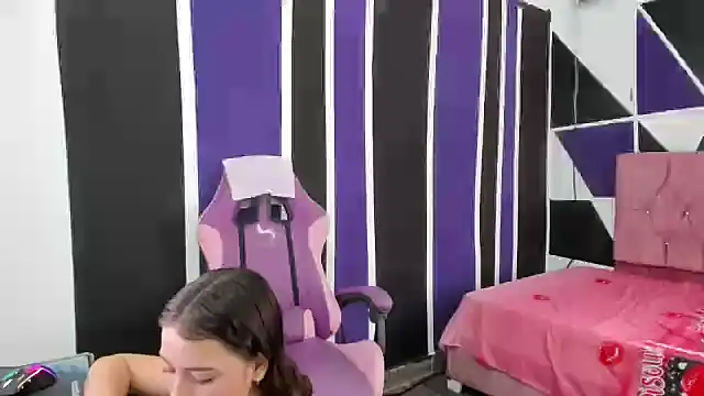 scarleth18 online show from 13, 12, 2025