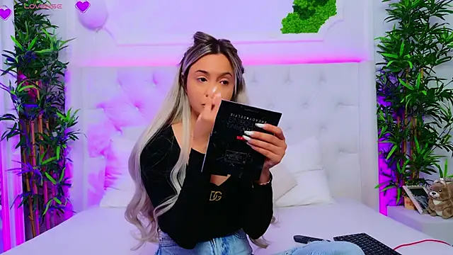 AriannaSins online show from 5, 11, 2025