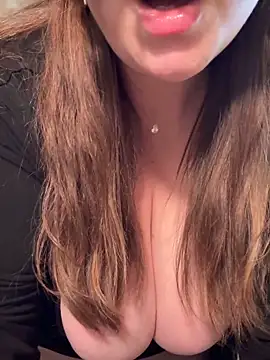 Snapshot of Curvy__Goddess chatting on 16, 5, 2026 Curvy Goddess online show from 16, 5, 2026