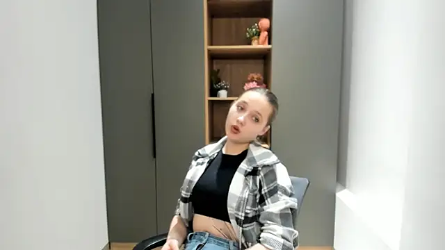 NadiaGnegy online show from 19, 10, 2025