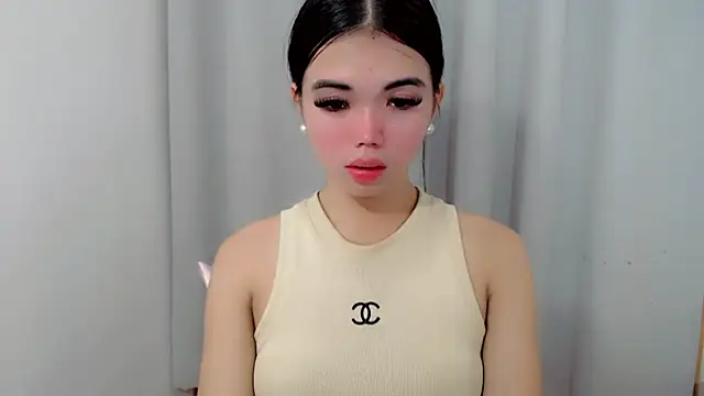 Urcutie Ayah online show from 17, 10, 2025