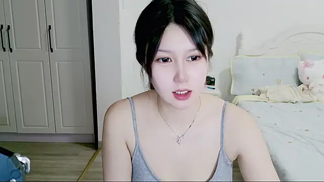 Snapshot of The_icy_moon chatting on 8, 6, 2026 The icy moon online show from 8, 6, 2026