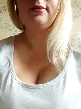 Snapshot of PaigexLynn chatting on 17, 10, 2025 PaigexLynn online show from 17, 10, 2025