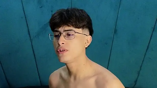 Aaron Eze online show from 6, 11, 2025