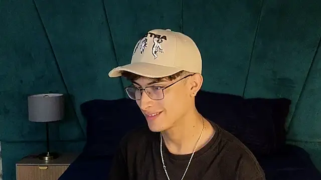 Aaron Eze online show from 3, 12, 2025