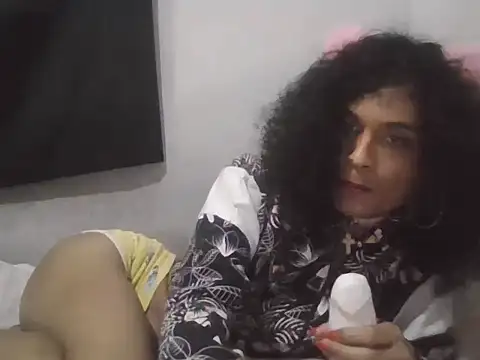 Snapshot of MorenaBellakita chatting on 17, 10, 2025 MorenaBellakita online show from 17, 10, 2025