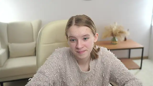 Snapshot of VestaRonan chatting on 16, 10, 2025 VestaRonan online show from 16, 10, 2025