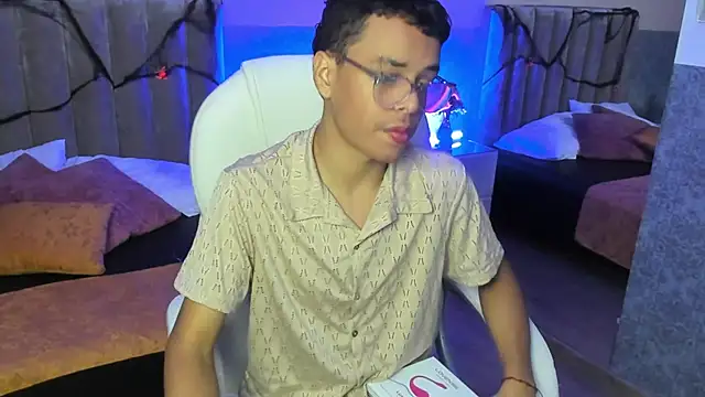 Xavier Fox    online show from 28, 10, 2025