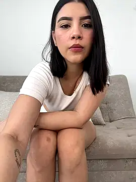 Snapshot of Julietalcl chatting on 22, 10, 2025 Julietalcl online show from 22, 10, 2025