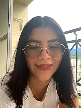 Snapshot of Julietalcl chatting on 24, 10, 2025 Julietalcl online show from 24, 10, 2025