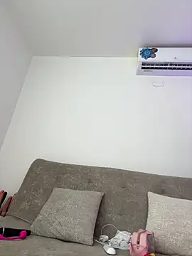 Snapshot of Julietalcl chatting on 31, 10, 2025 Julietalcl online show from 31, 10, 2025