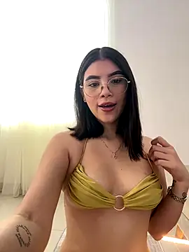 Snapshot of Julietalcl chatting on 2, 12, 2025 Julietalcl online show from 2, 12, 2025