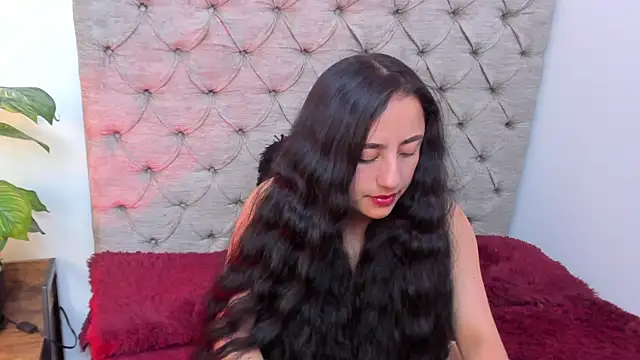 Samanta Fischer online show from 8, 11, 2025