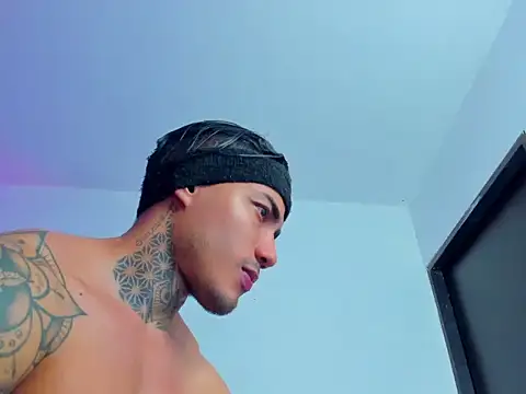 Snapshot of sergio__ferrer chatting on 17, 10, 2025 sergio ferrer online show from 17, 10, 2025